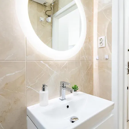 - Cozy - New Budapest